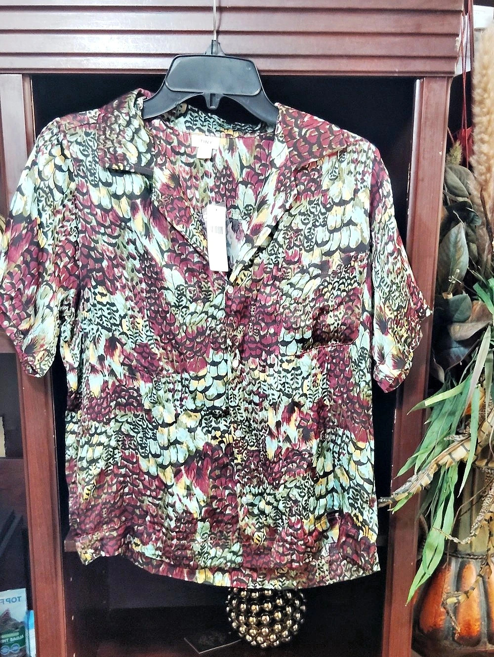 TINY Abstract Print Blouse Red & Green Size Small NWT